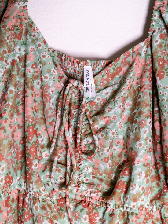 Dresses & Skirts - Green & Coral Floral Midi Dress
